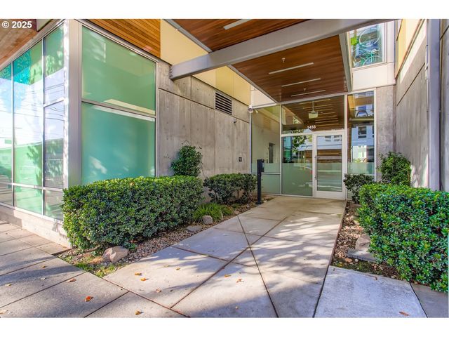 1455 N KILLINGSWORTH St 313, Portland, OR 97217
