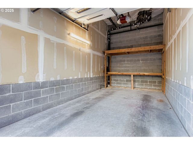 1455 N KILLINGSWORTH St 313, Portland, OR 97217