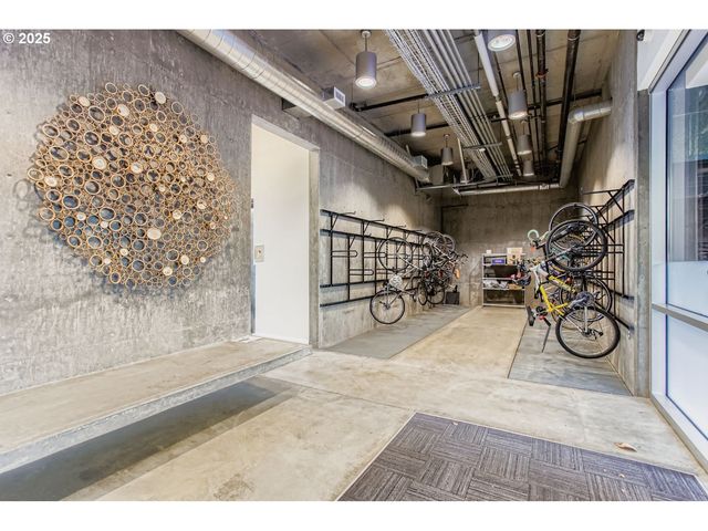 1455 N KILLINGSWORTH St 313, Portland, OR 97217