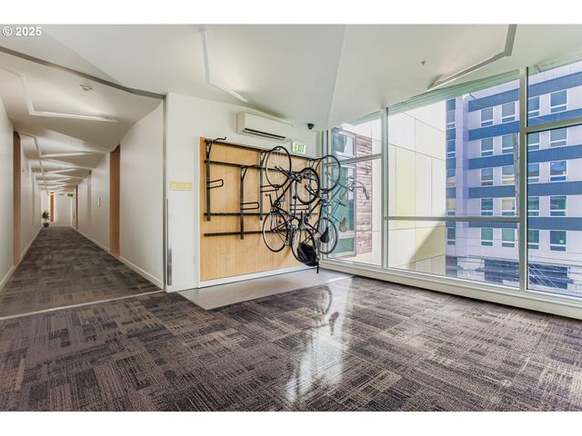1455 N KILLINGSWORTH St 313, Portland, OR 97217