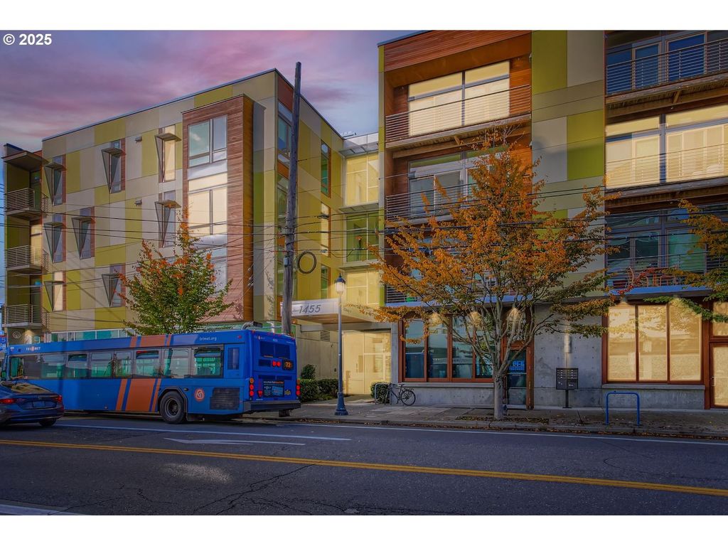 1455 N KILLINGSWORTH St 313, Portland, OR 97217
