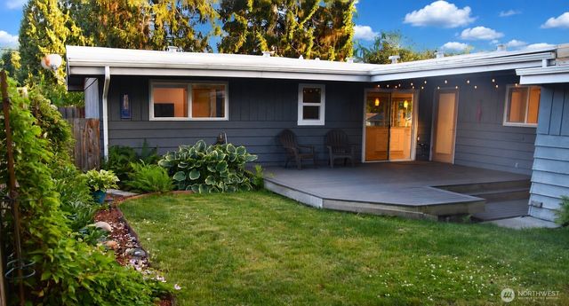 4902 NE 7th Place, Renton, WA 98059