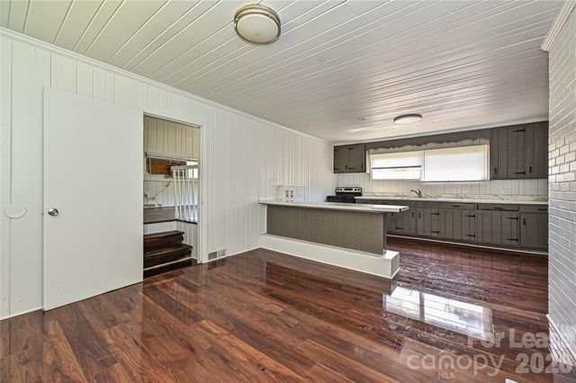 217 Bennett Street, Charlotte, NC 28213
