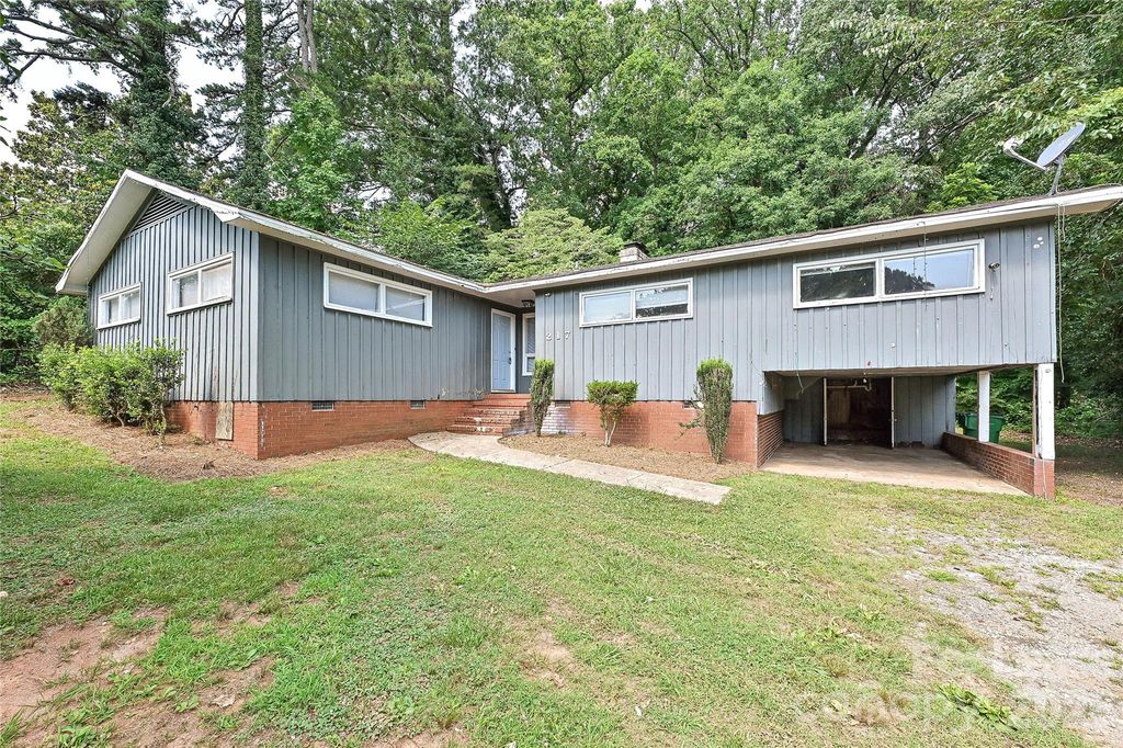 217 Bennett Street, Charlotte, NC 28213