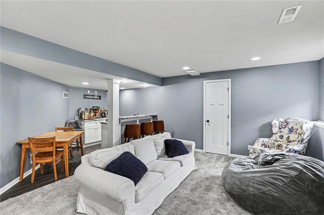 1606 Curtis Drive, Greenwood, MO 64034