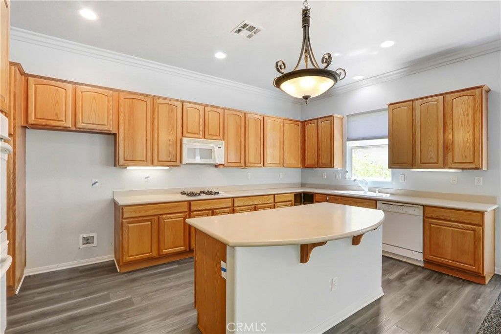 Image 5 of property listing at 2360 Wailea Beach Drive, Banning, CA 92220