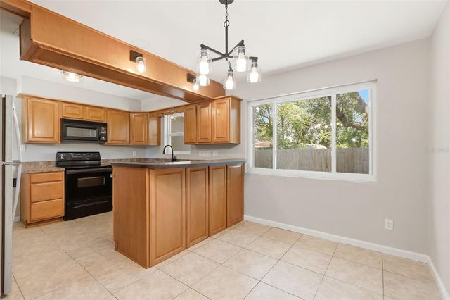 511 OXFORD COURT, Orlando, FL 32803