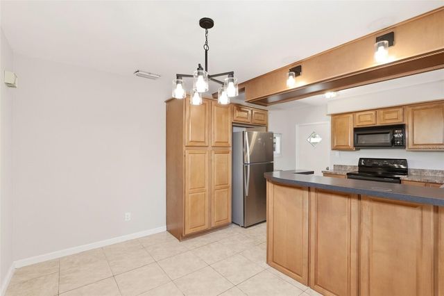 511 OXFORD COURT, Orlando, FL 32803