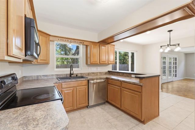 511 OXFORD COURT, Orlando, FL 32803