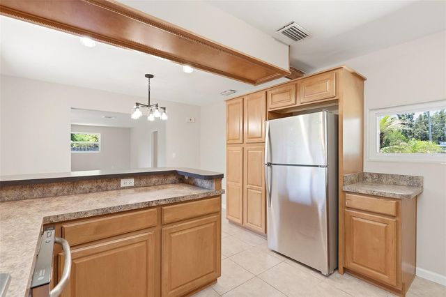 511 OXFORD COURT, Orlando, FL 32803