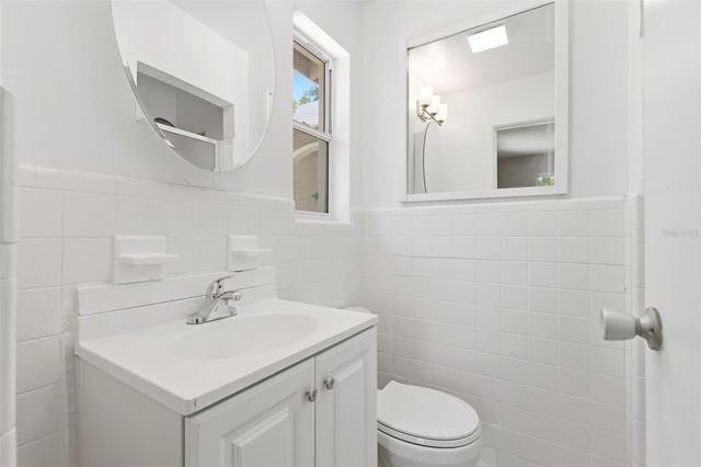 511 OXFORD COURT, Orlando, FL 32803