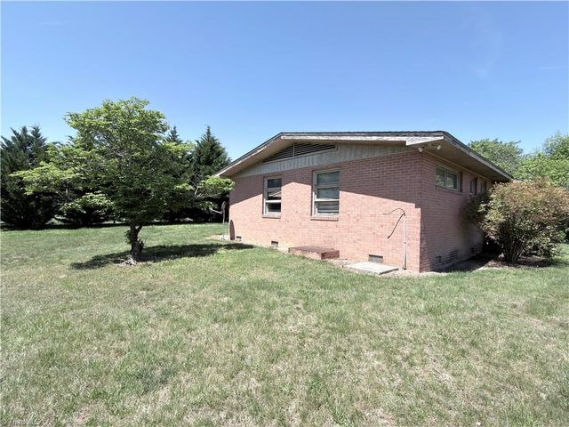 325 Bluemont Road, Mount Airy, NC 27030