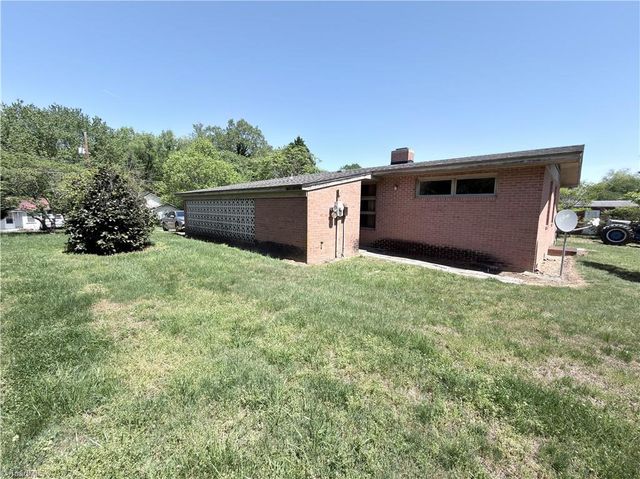325 Bluemont Road, Mount Airy, NC 27030