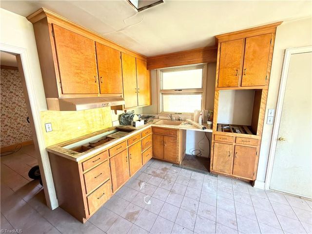 325 Bluemont Road, Mount Airy, NC 27030