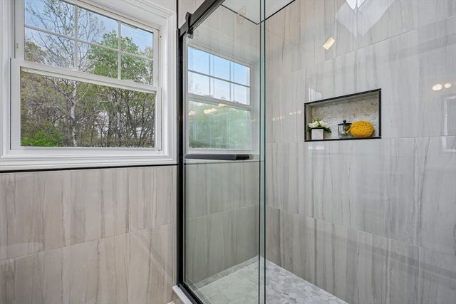 30 Clews St, Shrewsbury, MA 01545