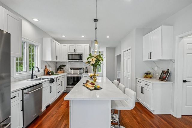 30 Clews St, Shrewsbury, MA 01545
