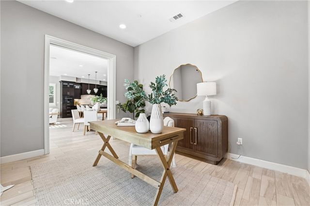 17491 Oakbluffs Lane, Huntington Beach, CA 92649