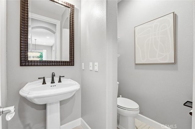 17491 Oakbluffs Lane, Huntington Beach, CA 92649
