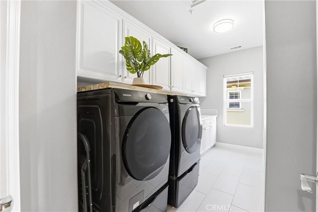 17491 Oakbluffs Lane, Huntington Beach, CA 92649
