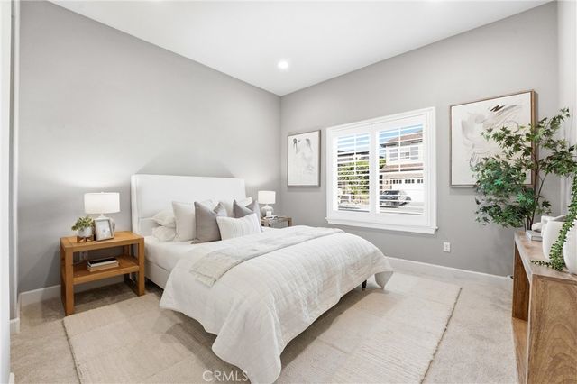 17491 Oakbluffs Lane, Huntington Beach, CA 92649