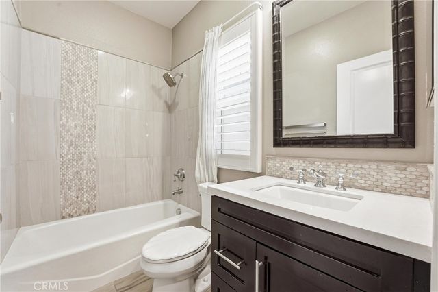 17491 Oakbluffs Lane, Huntington Beach, CA 92649