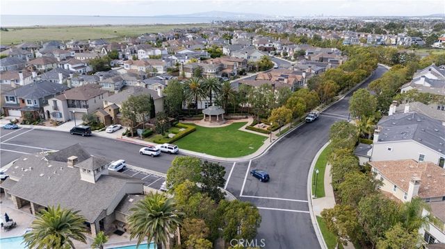 17491 Oakbluffs Lane, Huntington Beach, CA 92649