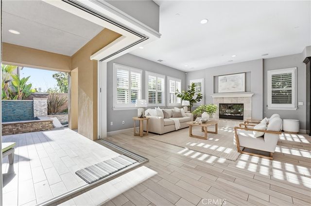 17491 Oakbluffs Lane, Huntington Beach, CA 92649