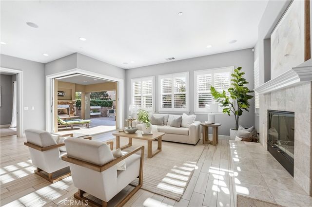 17491 Oakbluffs Lane, Huntington Beach, CA 92649