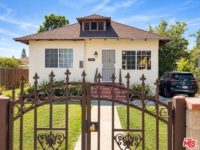 1528 W 28th Street, Los Angeles, CA 90007