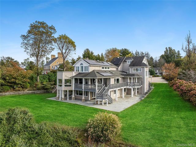 8 September Lane, Glen Cove, NY 11542