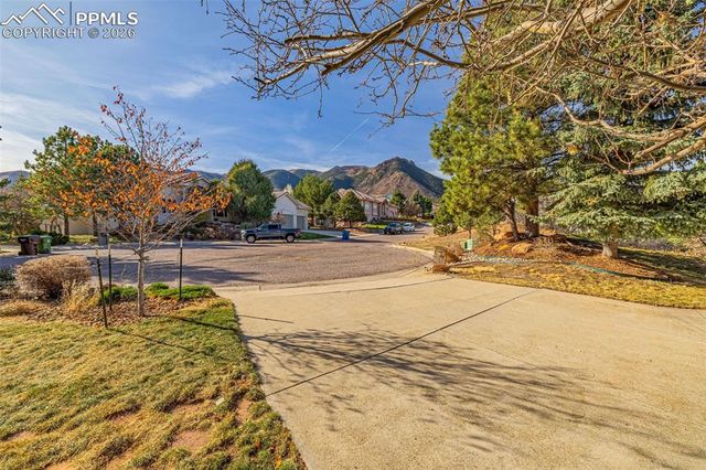 8315 Bluffview Way, Colorado Springs, CO 80919