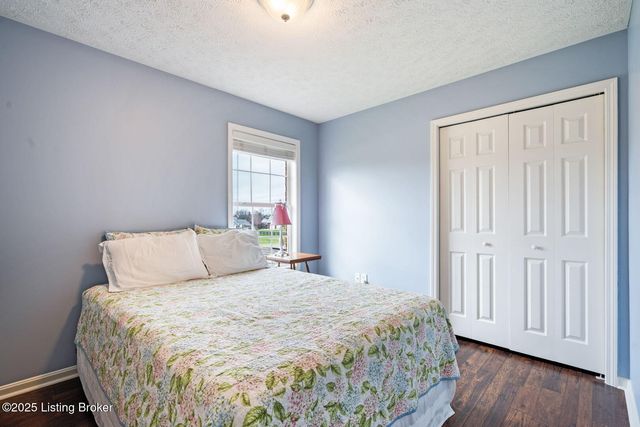 3400 Eastbrook Dr, La Grange, KY 40031