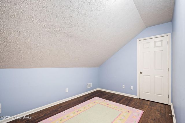 3400 Eastbrook Dr, La Grange, KY 40031