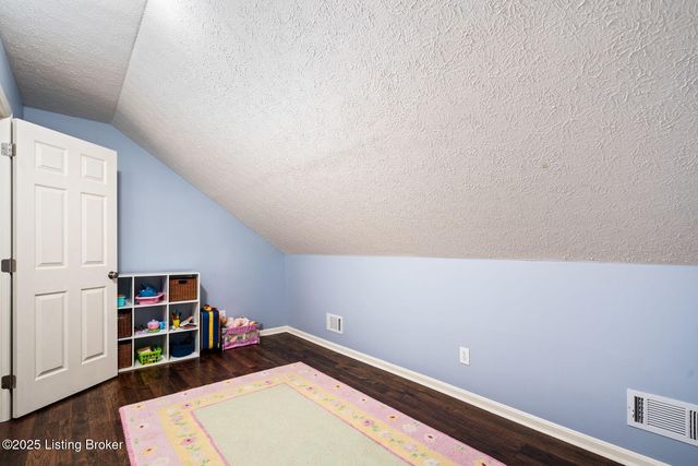 3400 Eastbrook Dr, La Grange, KY 40031