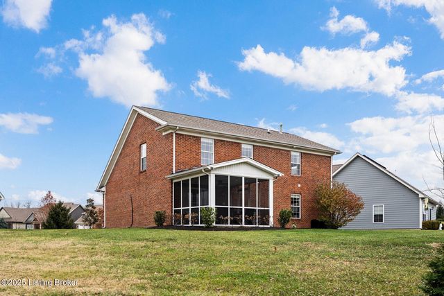 3400 Eastbrook Dr, La Grange, KY 40031
