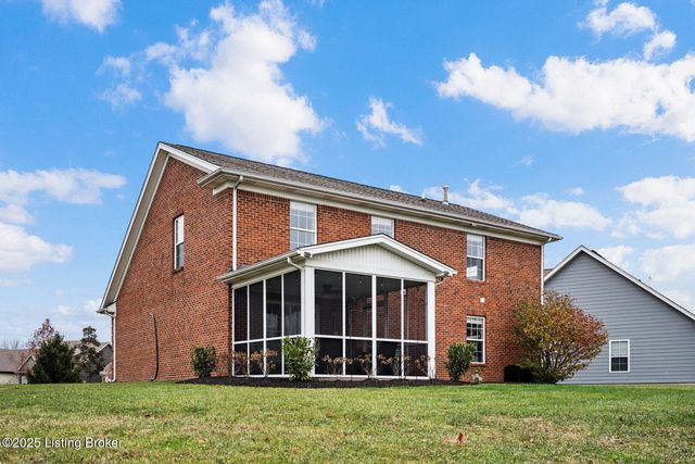 3400 Eastbrook Dr, La Grange, KY 40031
