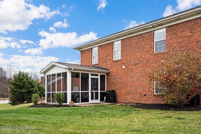 3400 Eastbrook Dr, La Grange, KY 40031