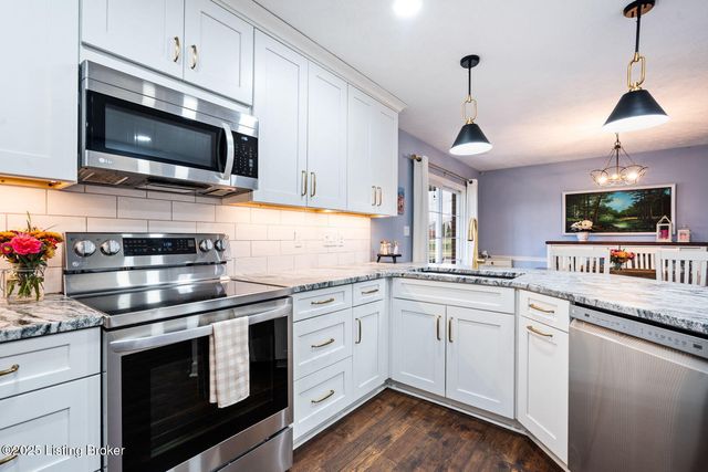 3400 Eastbrook Dr, La Grange, KY 40031