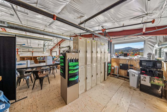 1863 NW Washington Boulevard, Grants Pass, OR 97526