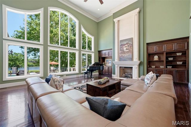 11701 Lakeshore Drive, Creve Coeur, MO 63141