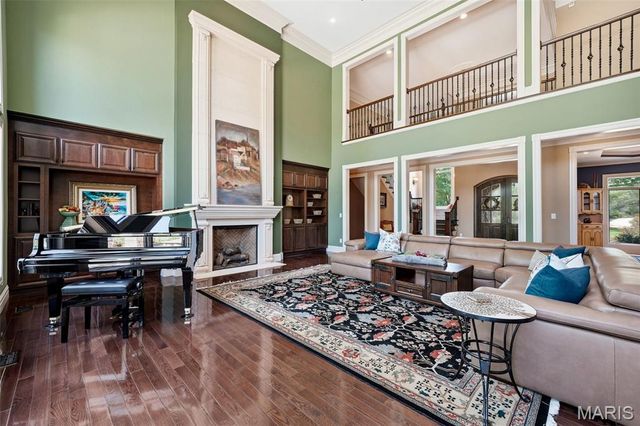11701 Lakeshore Drive, Creve Coeur, MO 63141