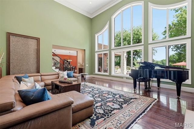 11701 Lakeshore Drive, Creve Coeur, MO 63141