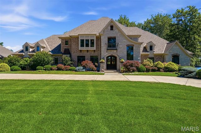 11701 Lakeshore Drive, Creve Coeur, MO 63141