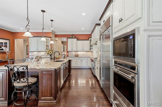 11701 Lakeshore Drive, Creve Coeur, MO 63141
