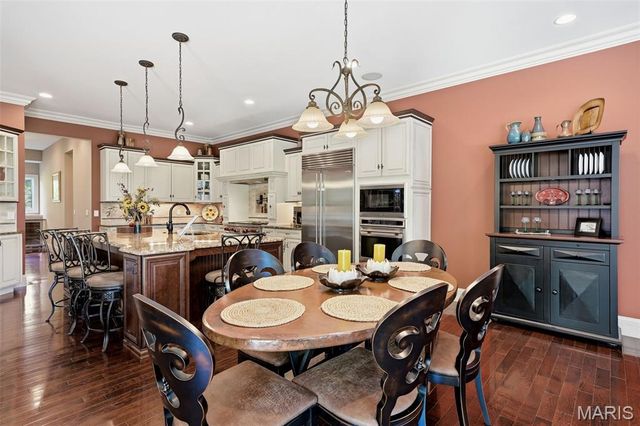11701 Lakeshore Drive, Creve Coeur, MO 63141