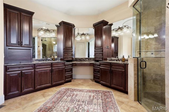 11701 Lakeshore Drive, Creve Coeur, MO 63141