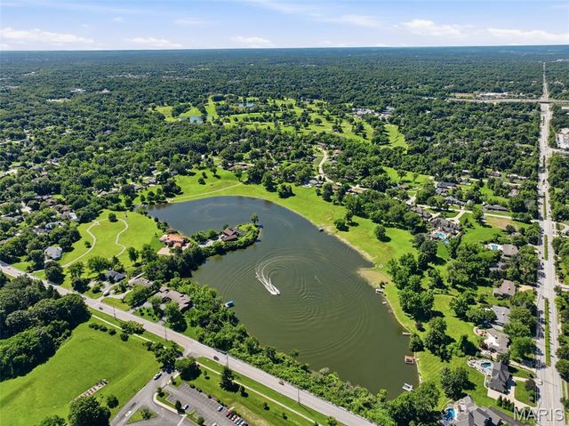 11701 Lakeshore Drive, Creve Coeur, MO 63141