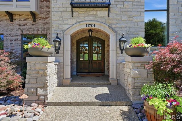 11701 Lakeshore Drive, Creve Coeur, MO 63141