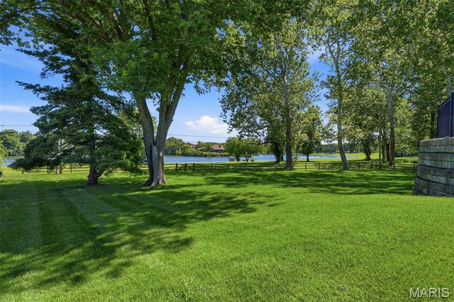 11701 Lakeshore Drive, Creve Coeur, MO 63141