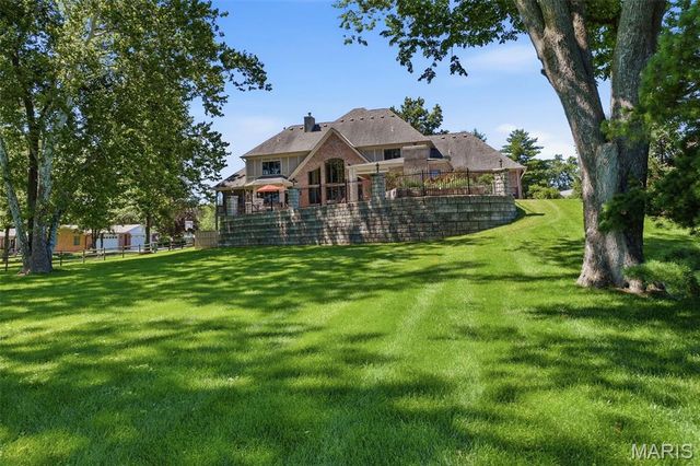 11701 Lakeshore Drive, Creve Coeur, MO 63141